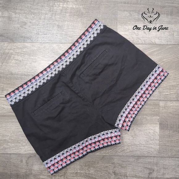Loft Embroidered Chino Shorts Size 8 - Picture 7 of 7